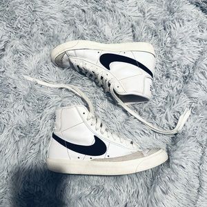 Nike Women’s Blazer Mid ‘77